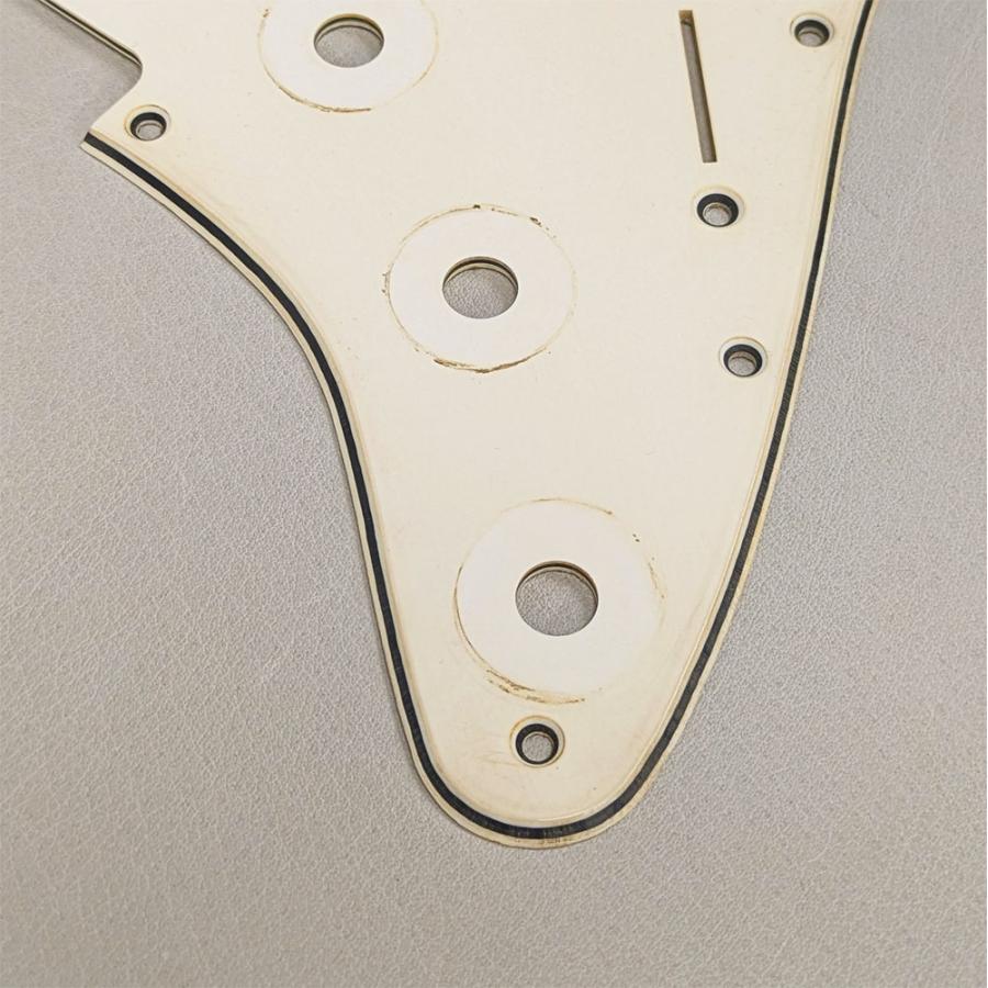 YJB PARTS ST60's ストラト用ピックガード レリックエイジドホワイト3P