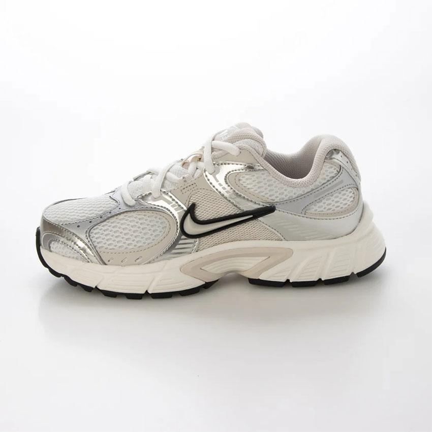 NIKE（ナイキ） スニーカー レディース V5 RNR NIKE HQ7901 ホワイト