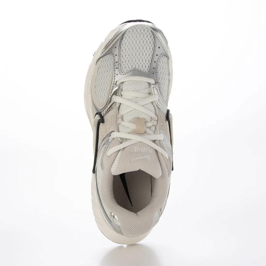 NIKE（ナイキ） スニーカー レディース V5 RNR NIKE HQ7901 ホワイト