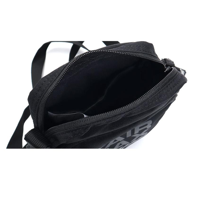 遊戯王ナイキコラボショルダーバッグ•ジャンプ 遊戯王ナイキコラボショルダーバッグ•ジャンプ 非売品 遊戯王 ナイキ