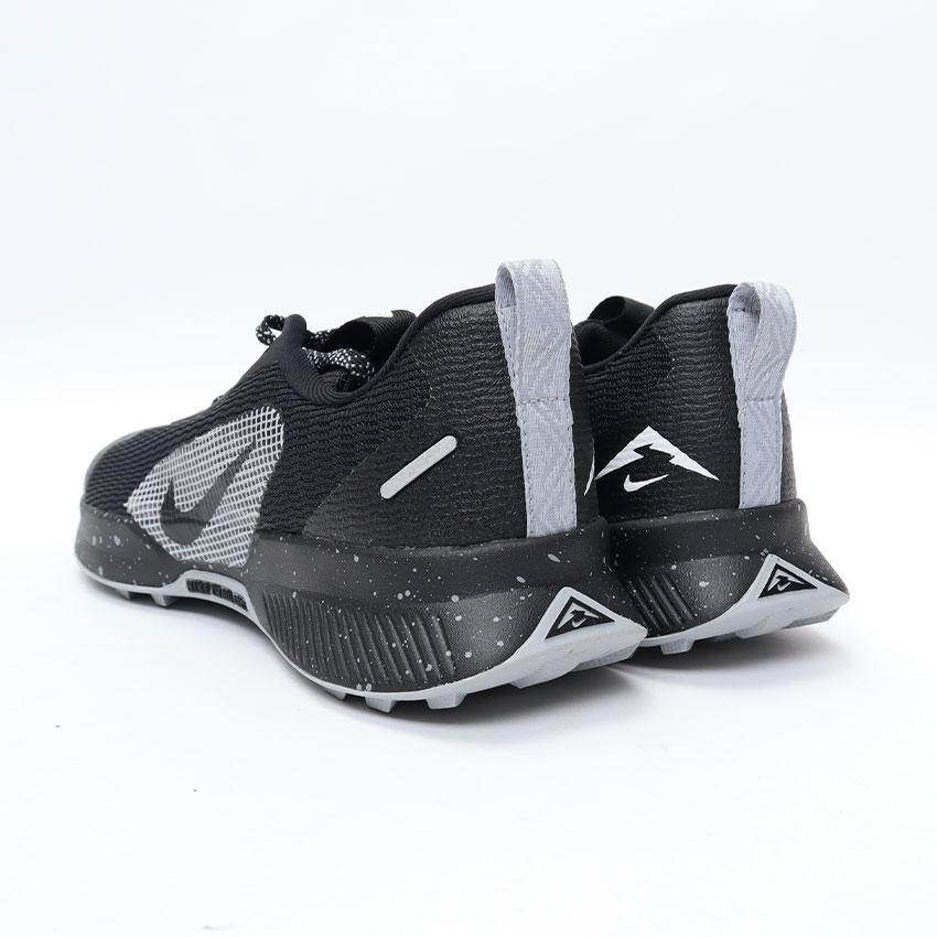 ナイキ トレイルランニングシューズ レディース NIKE FQ0902 ブラック 黒 グレー スニーカー シューズ 靴 ランニング トレーニング ジム ジョギング ランシューの画像