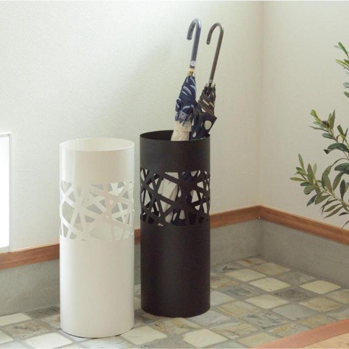 傘立て おしゃれ スリム 北欧 コンパクト アイアン シンプル 玄関 アンブレラスタンド 省スペース トレー付き ブラック ホワイト 東谷 LFS-181 送料無料 | 東谷