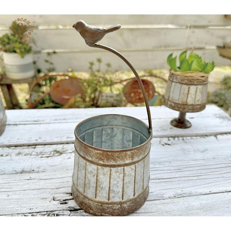 小鳥とミニポットのセット、レンガ製花台付き