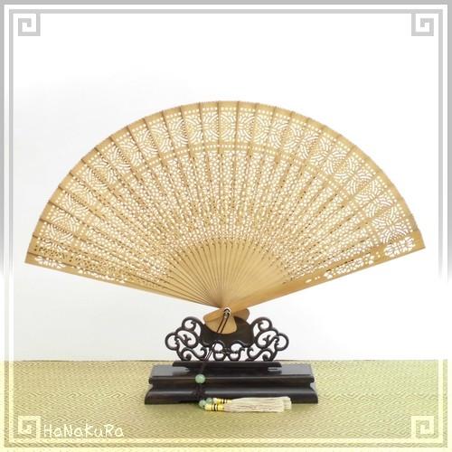 白檀 扇子 インド産白檀 檀香扇 XS102-41 天然木 工芸扇子 20cm