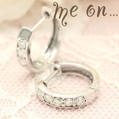 ピアス me on... K10ホワイトゴールド フープピアス ハーフエタニティ テン ダイヤモンド 52047