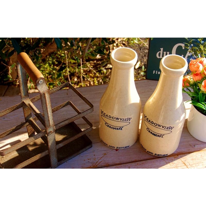 ガーデニング雑貨 ミルクボトル 陶器2本 ラック付 レトロ アンティーク
