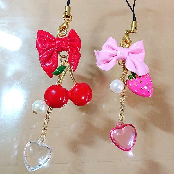 リボンとさくらんぼ 携帯ストラップ（レッド）ks5017/パールビーズ