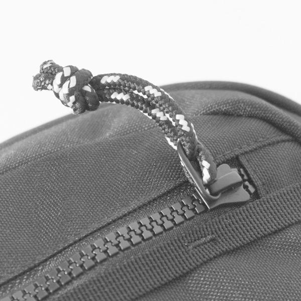 海外☆ ノースフェイス　CANCUN　ボディバッグ　ショルダーバッグ　アイボリー THE NORTH FACE（ザ ノースフェイス） 並行輸入品 ザ ノースフェイス