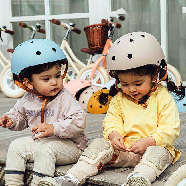 サンライトキッズヘルメット ヘルメット 子供用 子供 子ども キッズ 女の子 幼児 おしゃれ かわいい 人気 自転車 定番の中古商品
