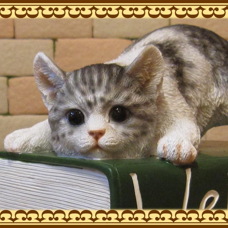 置物 動物 可愛い 猫の置物 ウエルカムブック ホワイト&グレー 置物 動物 可愛い 猫の置物 ウエルカムブック ホワイト&グレー