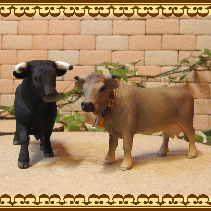 置物 動物 可愛い ウシの置物 リアルな 牛2タイプ 2点セット