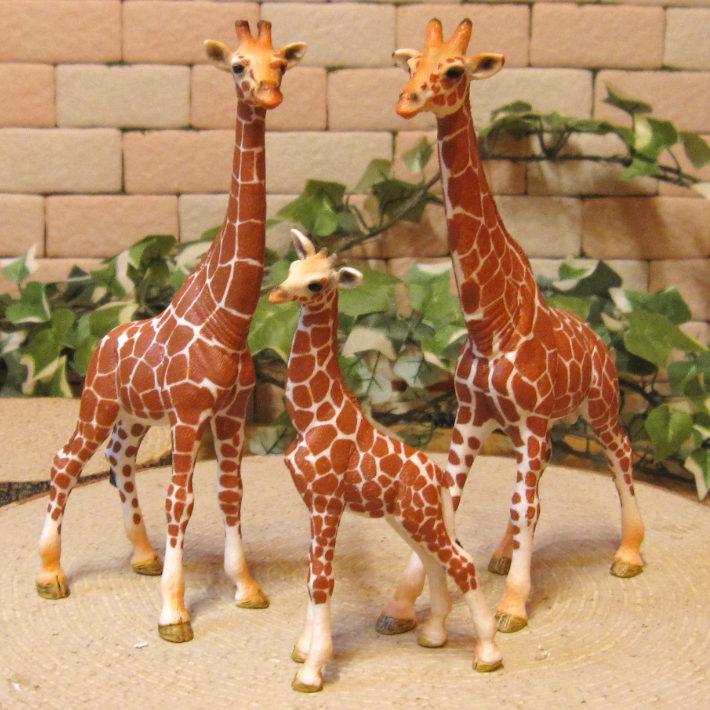 置物 動物 可愛い キリンの置物 リアルな キリンのファミリー 3点