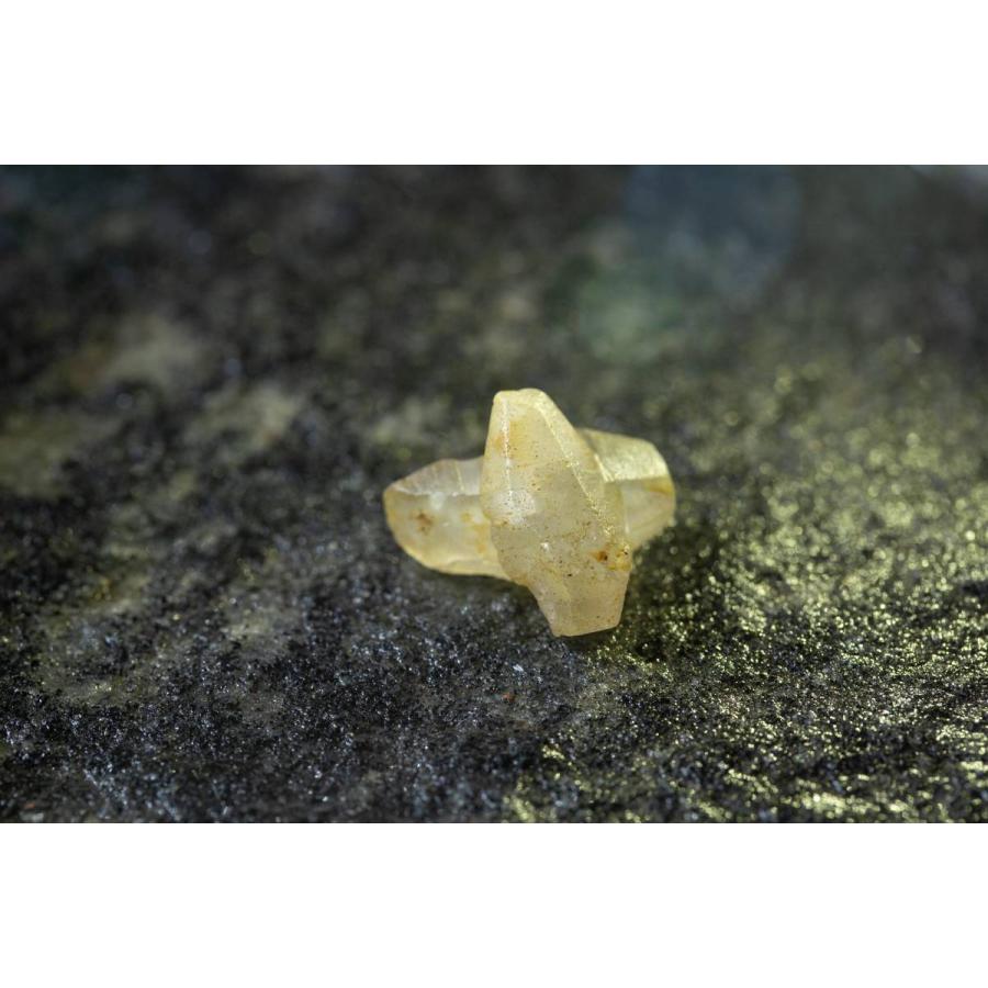 サファイアクリスタル、サファイア 原石クリスタル22.65カラット天然石コランダム、ライトイエロー（スリランカ）_3
