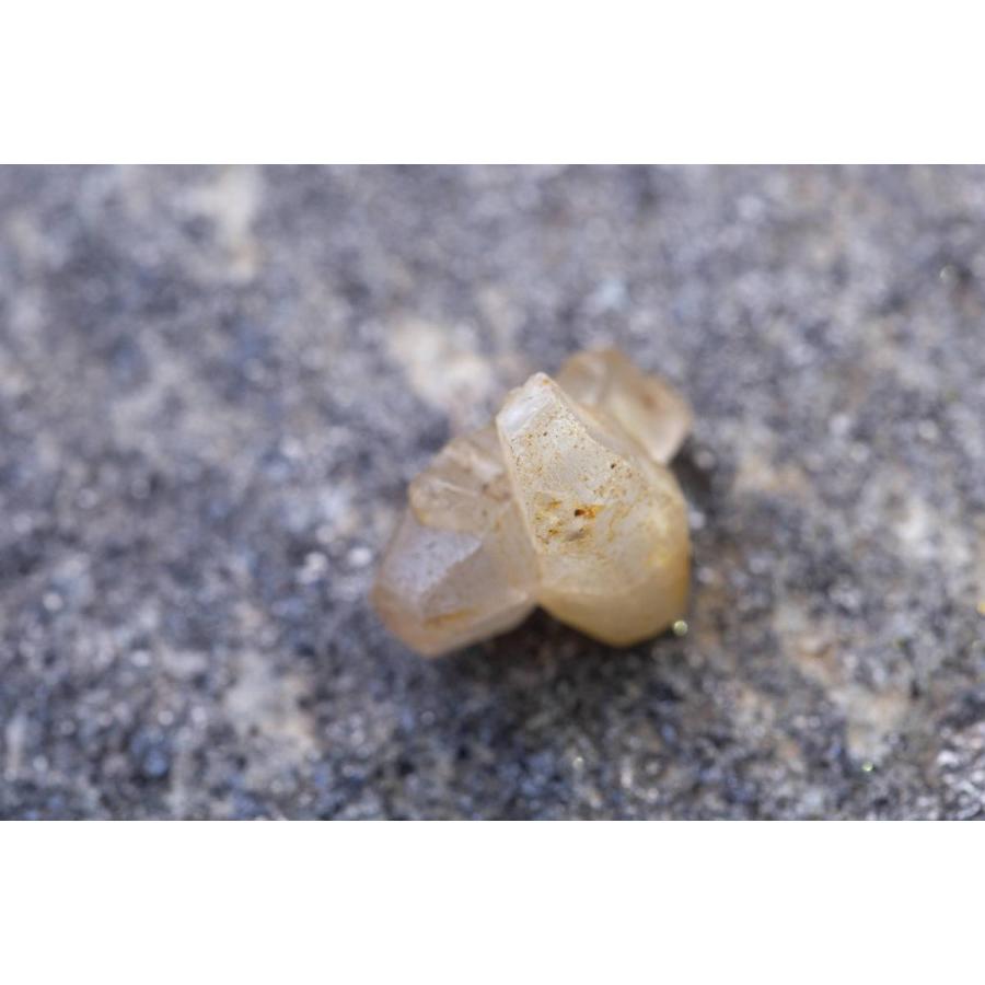 サファイアクリスタル、サファイア 原石クリスタル22.65カラット天然石コランダム、ライトイエロー（スリランカ）_6