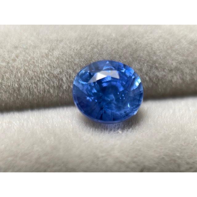 サファイアルース ブルーサファイア1.18カラットのオーバルカットの