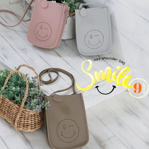 ショルダーバッグ ニコちゃん ミニ バッグ ミニバッグ スマイル ショルダーバッグ ニコちゃん ミニ バッグ ミニバッグ スマイル