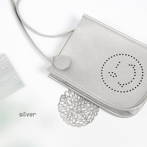 ショルダーバッグ ニコちゃん ミニ バッグ ミニバッグ スマイル ショルダーバッグ ニコちゃん ミニ バッグ ミニバッグ スマイル