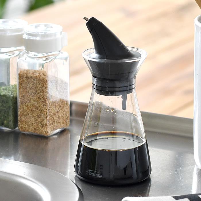 トゥルードゥー ソイソースボトル 調味料入れ おしゃれ ガラス 瓶 台所 卓上 しょうゆ 醤油 シンプル ギフト キッチン雑貨 キッチン用品 液体 ポット 416 0000 雑貨ショップドットコム 通販 Yahoo ショッピング