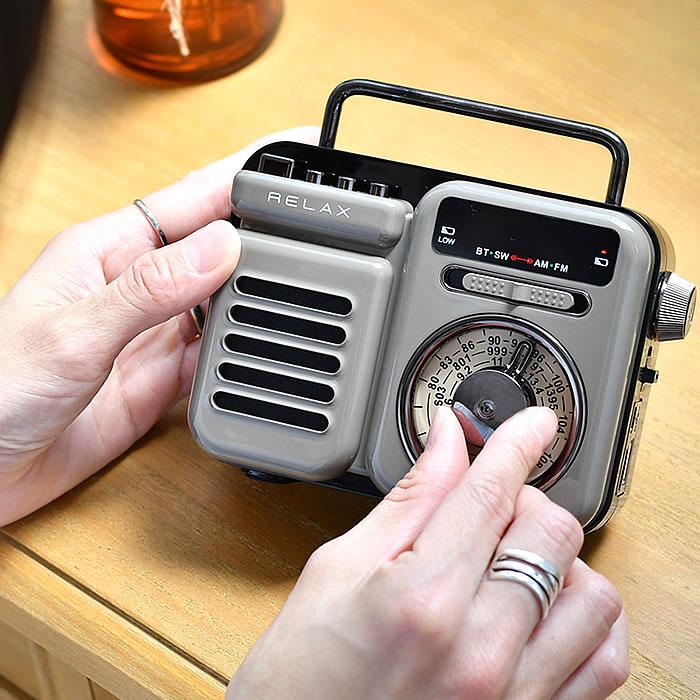 リラックス マルチレトロラジオ モバイルバッテリーやｂｌｕｅｔｏｏｔｈスピーカーなど7つの機能搭載