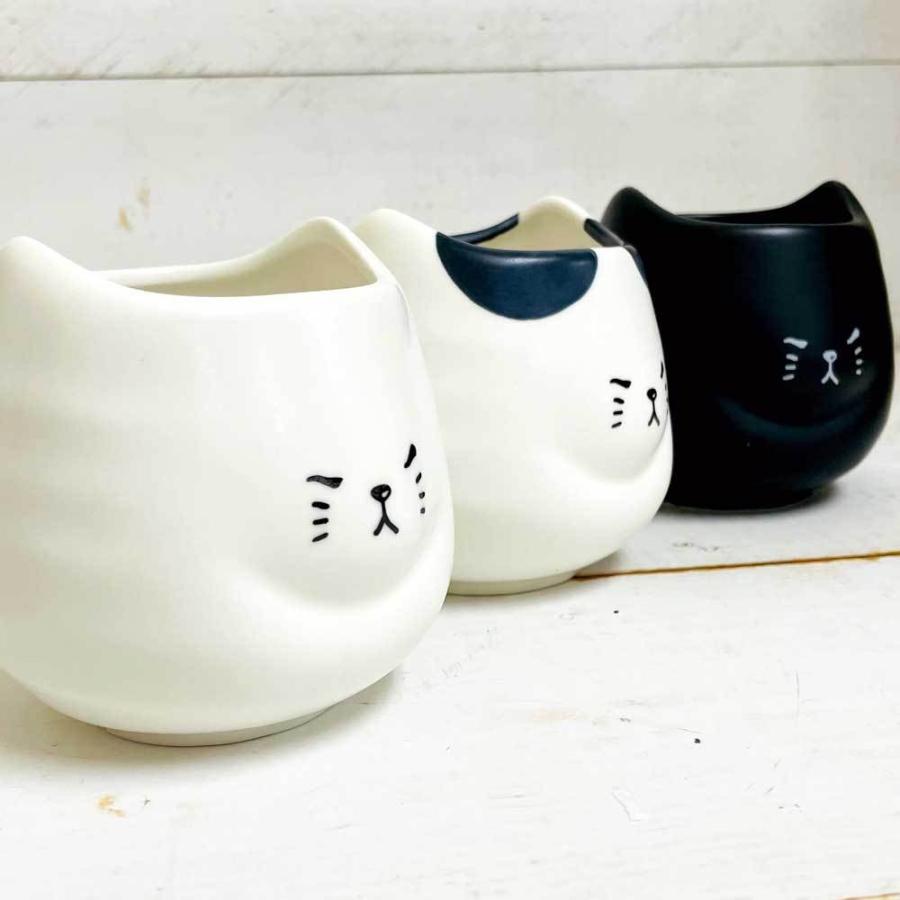 ふてぶてしい猫の湯のみ くろねこ 猫 雑貨 猫グッズ 誕生日プレゼント 猫好き 湯呑み フリーカップ Sa San3154 1 雑貨屋フリー 通販 Yahoo ショッピング