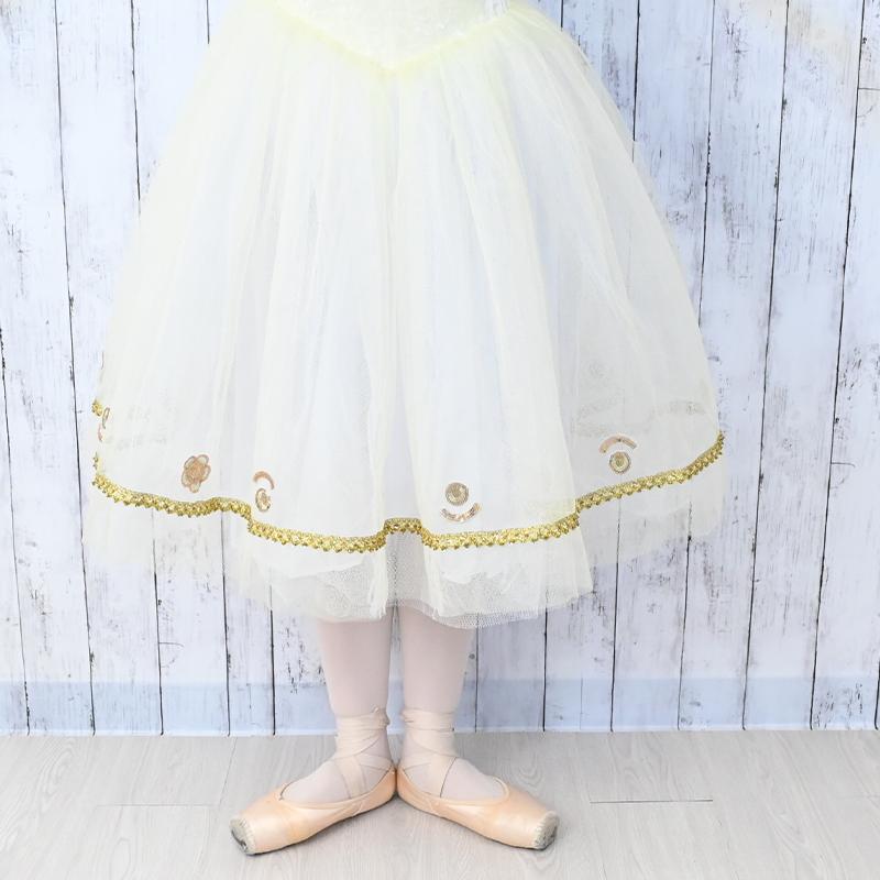 大人【M】☆バレエ舞台衣装♪お姫様系♪8層チュチュ♪白&amp;シルバービーズ♪TING 楽天市場】バレエ チュチュ ホワイト 大人 バレエレオタード