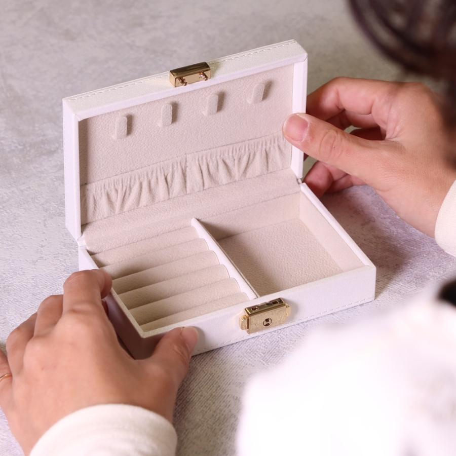 ジュエリーポーチ トラベルポーチ ジュエリーケース 携帯用 時計ケース アクセサリーケース ジュエリーバッグ 持ち運び アクセサリー 収納 ボックス トラベル ジ |  | 08