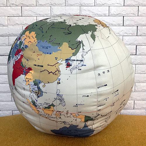 便利でおしゃれな地球儀「地球儀クッション 完成品」（直径26cm