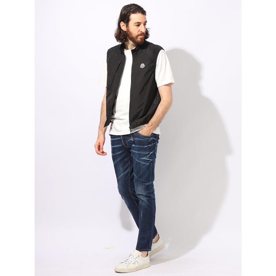 モンチッチ　モンクレールベスト MONCLER（モンクレール） 胸元ジッパーポケット付き ロゴパッチ