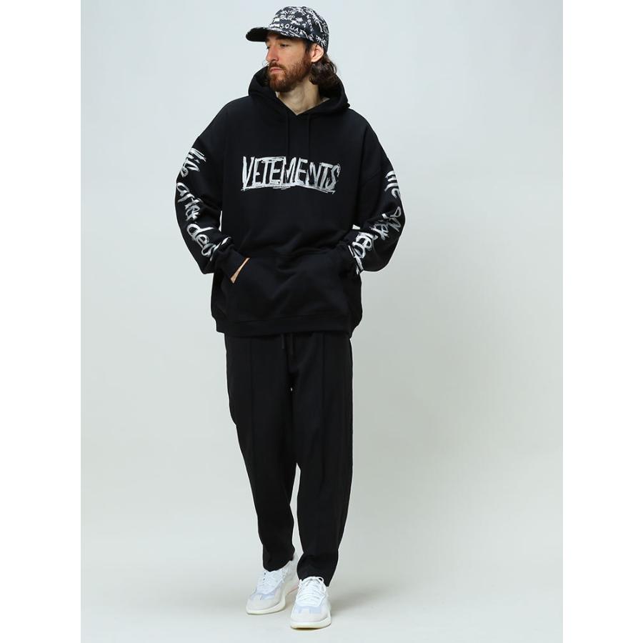 VETEMENTS ヴェトモン パーカー メンズ ブランド ロゴ プリント VETEMENTS ヴェトモン パーカー メンズ ブランド ロゴ プリント
