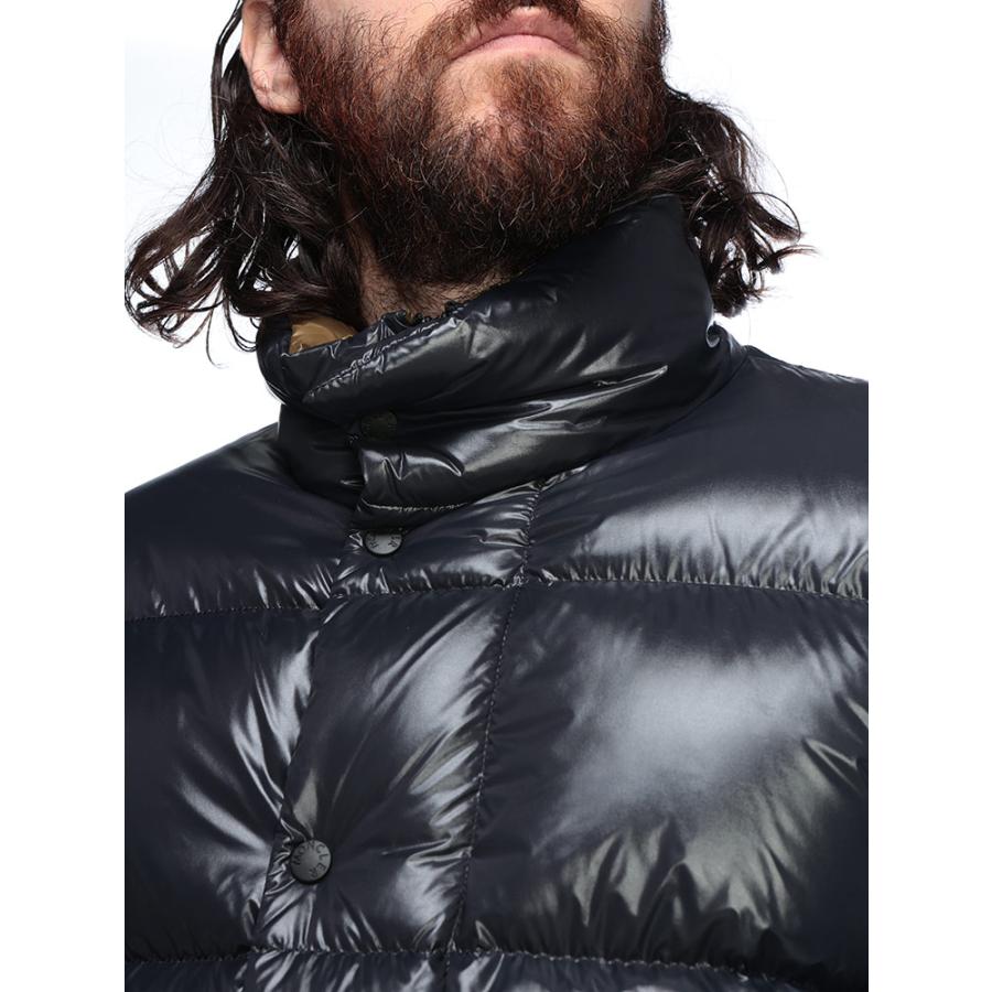 MONCLER（モンクレール） サガラワッペン フルジップ ダウンジャケット