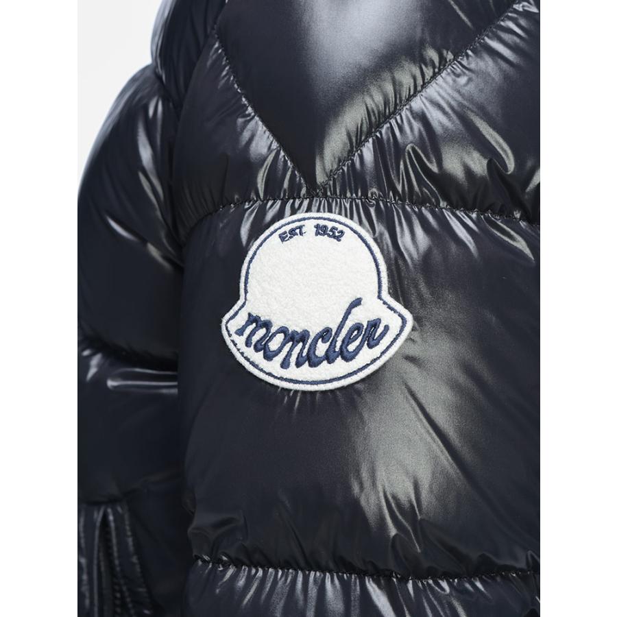 MONCLER（モンクレール） サガラワッペン フルジップ ダウンジャケット