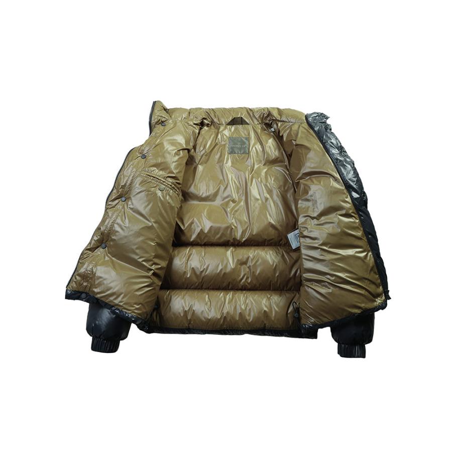 MONCLER（モンクレール） サガラワッペン フルジップ ダウンジャケット
