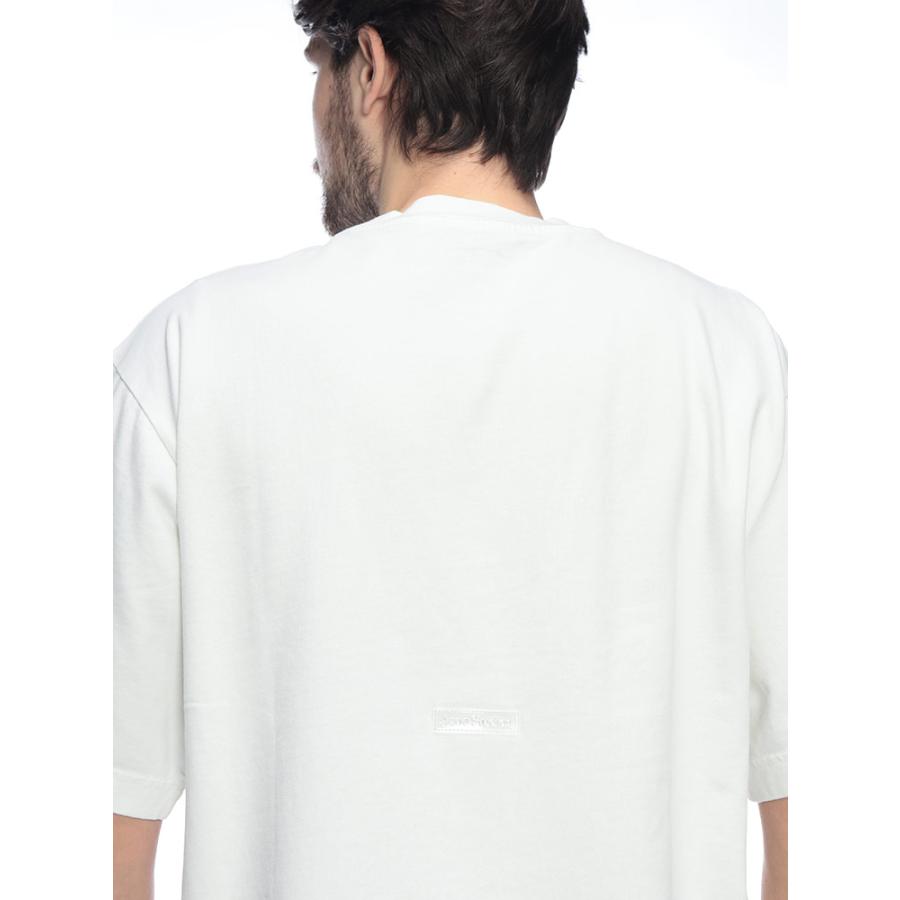 アクネストゥディオズ メンズ Tシャツ 半袖 Acne Studios ロゴ ラバーパッチ クルーネック 無地 カットソー ACCL0218 ブランド トップス ホワイト ダークグレーの画像