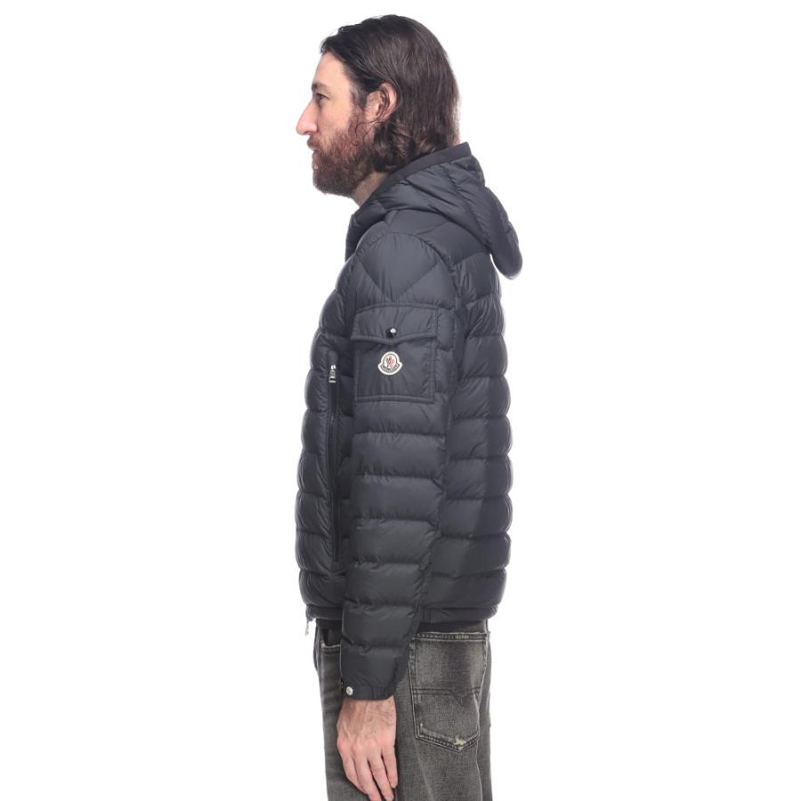 MONCLER（モンクレール） フード フルジップ ライトダウン パーカー