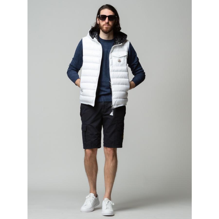 MONCLER モンクレール メンズ ショートパンツ 無地 コットン MONCLER モンクレール メンズ ショートパンツ 無地 コットン