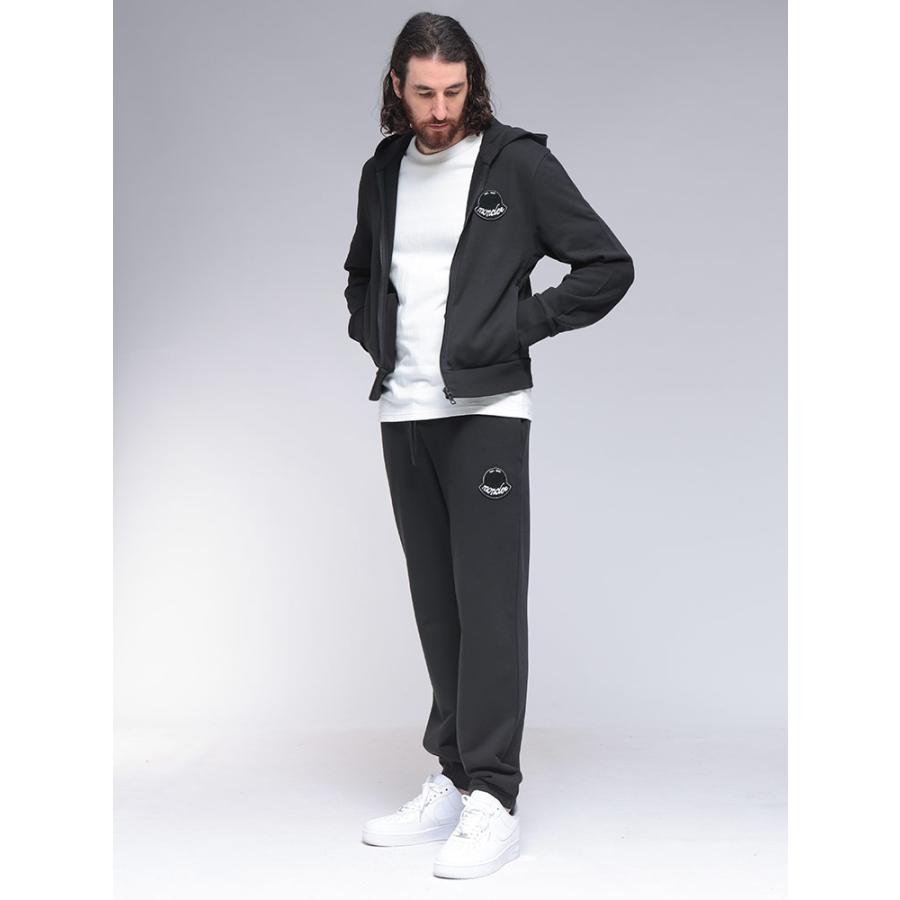 MONCLER（モンクレール） エンボスロゴパッチ スウェットパンツ