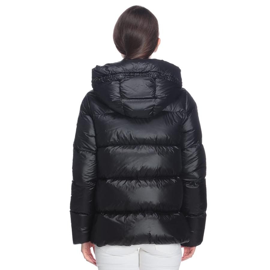 MONCLER（モンクレール） ナイロン フルジップ フレア ショート ダウン