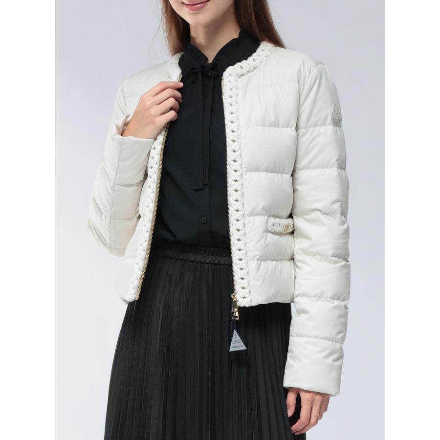モンクレール ノーカラーライトダウンジャケット クリーニング済み MONCLER（モンクレール） ノーカラー フルジップ ダウンジャケット