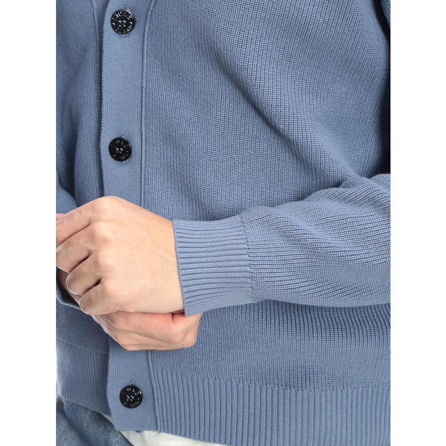 ストーンアイランド メンズ カーディガン 長袖 STONE ISLAND 袖ロゴ Vネック カーディガン RIBBED SOFT ORGANIC COTTON SI5100009S00D8 ブランド トップスの画像