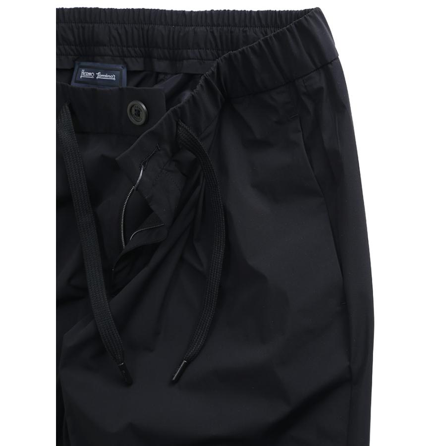 HERNO（ヘルノ） パンツ ナイロンパンツ メンズ ストレッチ テーパード ブランド ボトムス スポーツ HRPT0001UL12691 ...