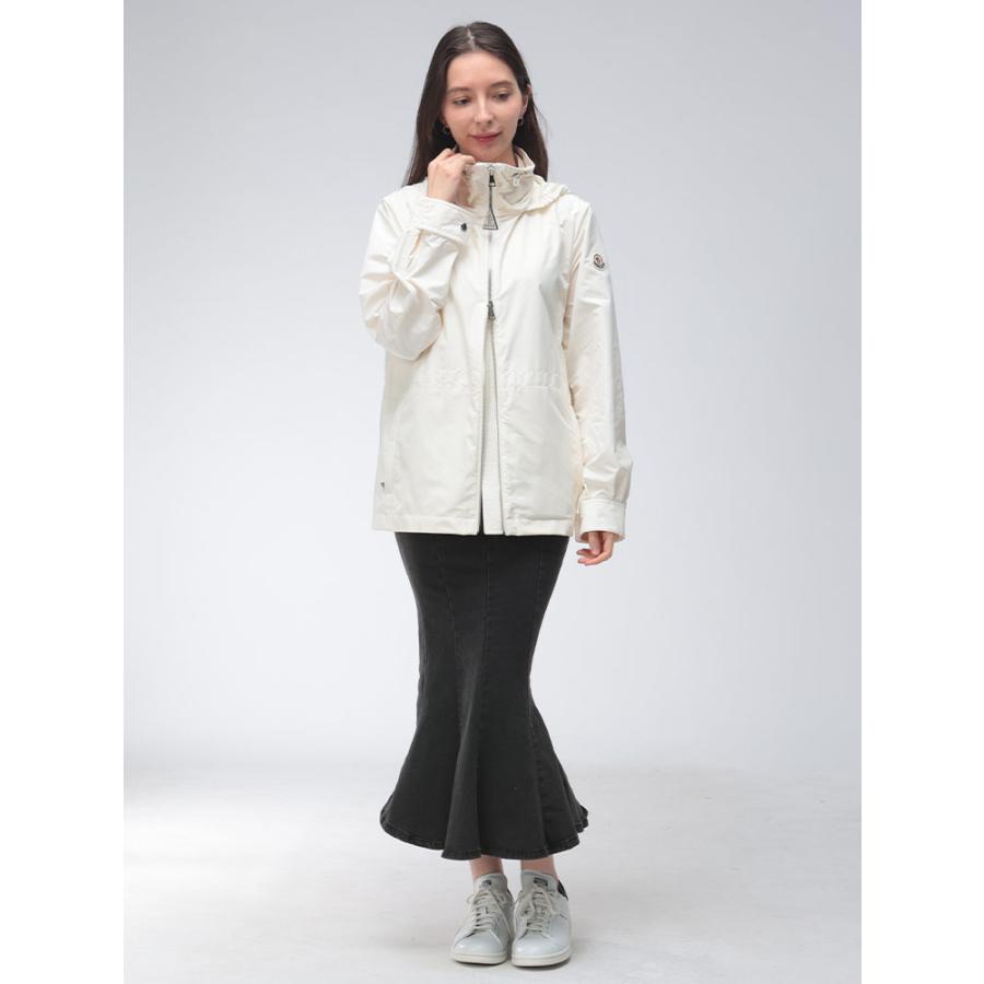 MONCLER（モンクレール） レディース ジャケット ロゴ フード収納