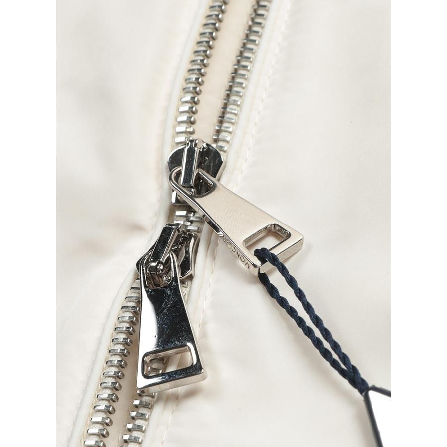 極美品★MONCLER ★ホワイト★撥水★フード付ジャケット MONCLER（モンクレール） レディース ジャケット ロゴ フード収納