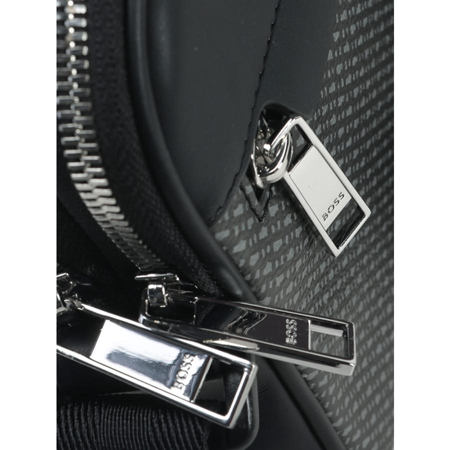 美品未使用　HUGO BOSS ストライプ ボディバッグ エンボスレザー 黒 BOSS - クロスボディバッグ グレインレザー エンボスロゴ - ブラック