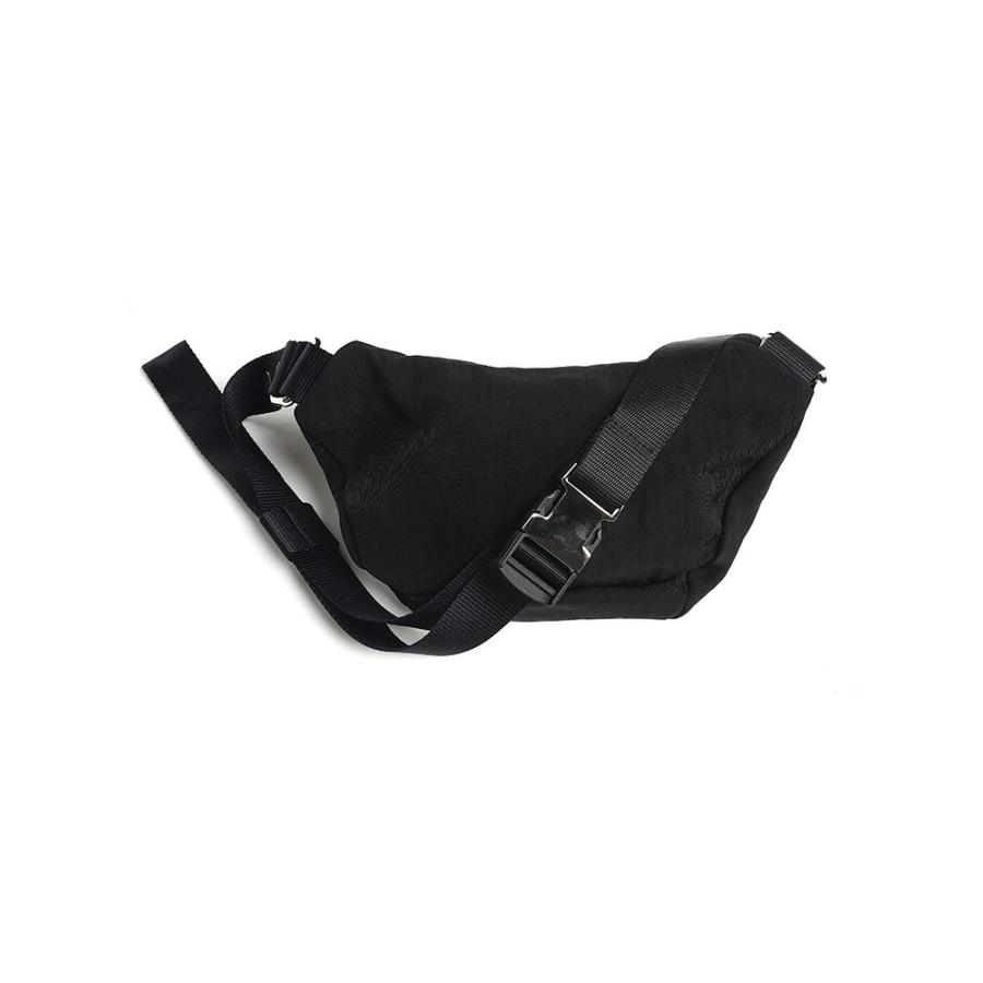 【美品】MCM　ボディバッグ　ウエストバッグ　レザー　本革　ロゴ　ブラック OAMC（オーエーエムシー） バッグ ボディバッグ ウエストバッグ ロゴ
