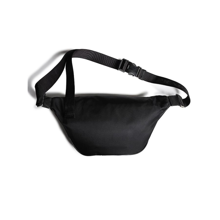 PRADA（プラダ） ナイロン フロントメタル ロゴ入りストラップ ベルト