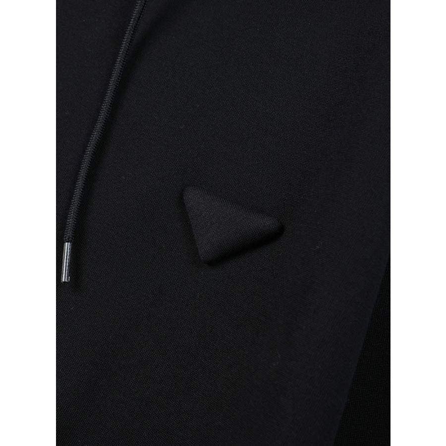 PRADA プラダ 立体ロゴ ボックスシルエット クロップドパーカー PRADA プラダ 立体ロゴ ボックスシルエット クロップドパーカー