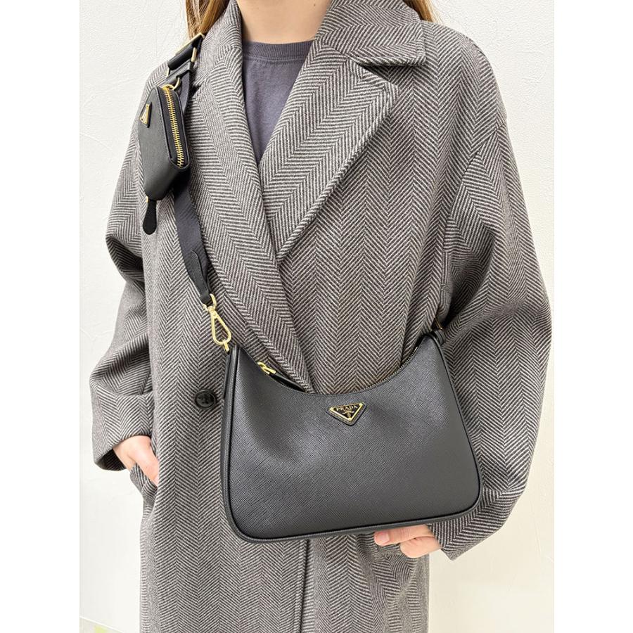 未使用プラダRe-Edition 2005 サフィアーノレザー バッグホー PRADA - 未使用プラダRe-Edition 2005 サフィアーノレザー バッグホー