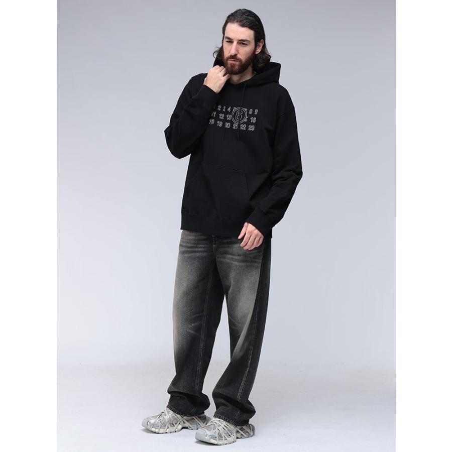エムエムシックス メゾン マルジェラ メンズ  MM6 Maison Margiela ナンバリング プルオーバー パーカー MM6GU0035M25025の画像