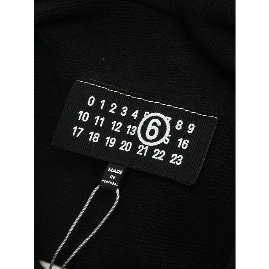 エムエムシックス メゾン マルジェラ フーディ トップス MM6 Maison Margiela レディース カレンダータグ ワンポイント ショート丈 パーカー MM6LS52GU0234の画像