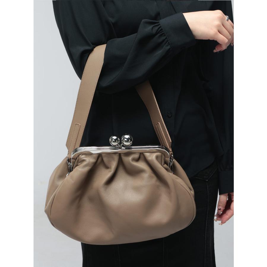 【新品】  WEEKEND MAX MARA / ウィークエンドマックスマーラ | Wステッチ レザーショルダーバッグ | ブラウン | レディース MAXMARA WEEKEND LINE（マックスマーラウィークエンドライン） WEEKEND